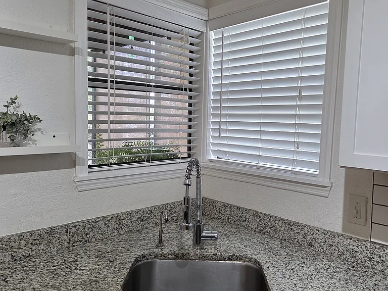 Antique Oaks Cir — Photo 18