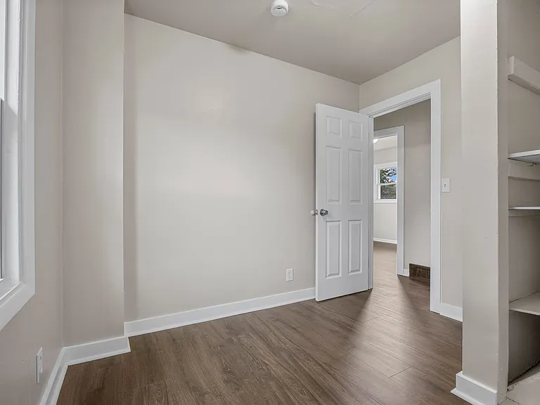 314 Warford St — Photo 12