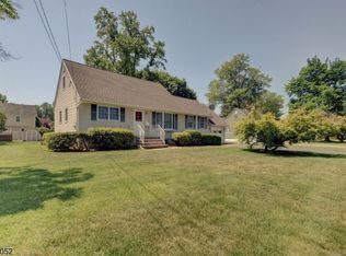 6 Kenmore Rd, Pompton Plains, NJ 07444