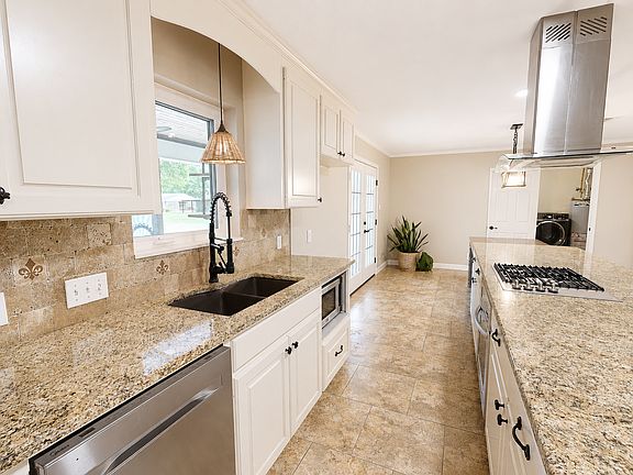 5th image of 1108 Buckhall Rd