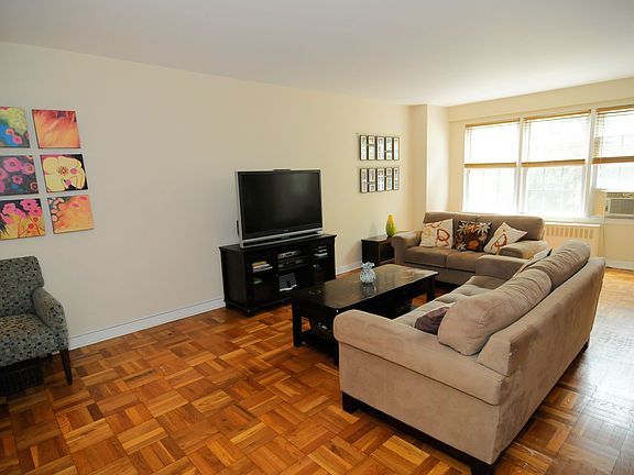 Alt Living Room