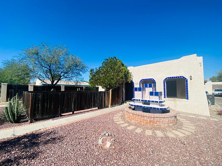 3249 E Presidio Rd — Photo 21