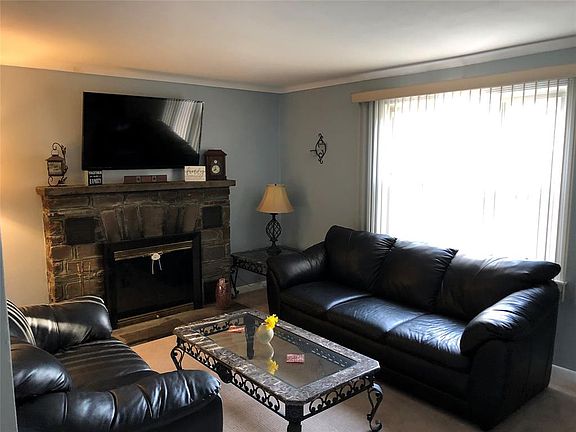 3rd image of 10 Kane Ave