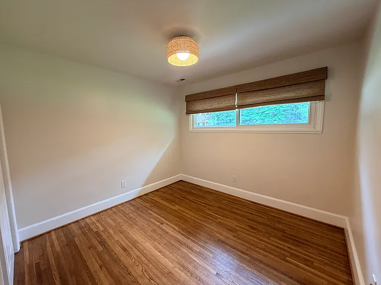 3111 Airlie St — Photo 9