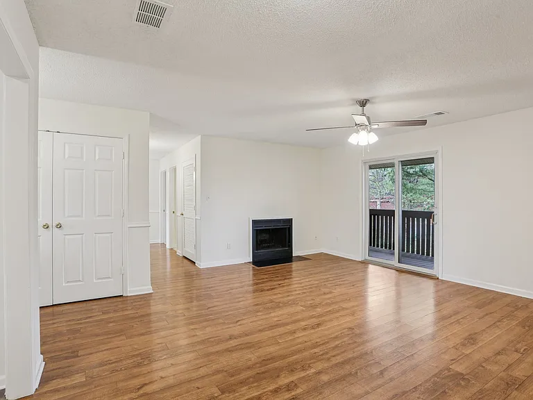 2429 Kennedy Ct — Photo 7
