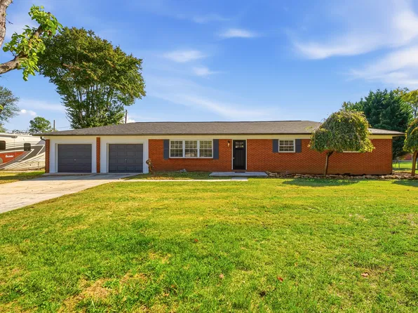 2660 Mountain View Dr, Morristown, TN 37814