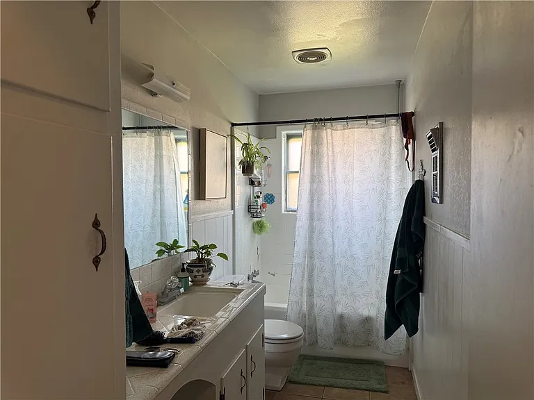 1403 Village Dr — Photo 14