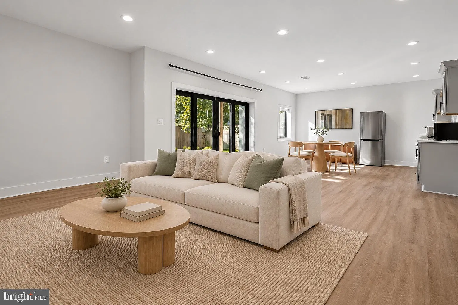 1 bed, 1.0 bath, 1162 sqft, $2,500 — Photo 1