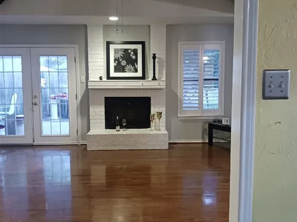 1517 Autumn Chase Sq, Bedford, TX 76022