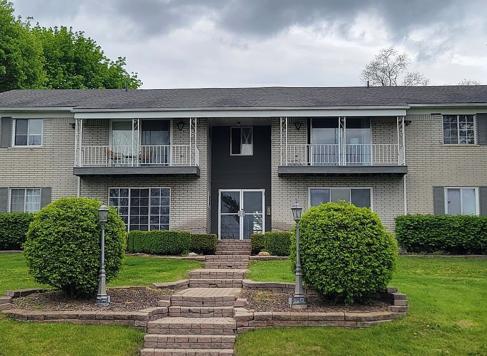 1st image of 67460 Van Dyke Rd #9
