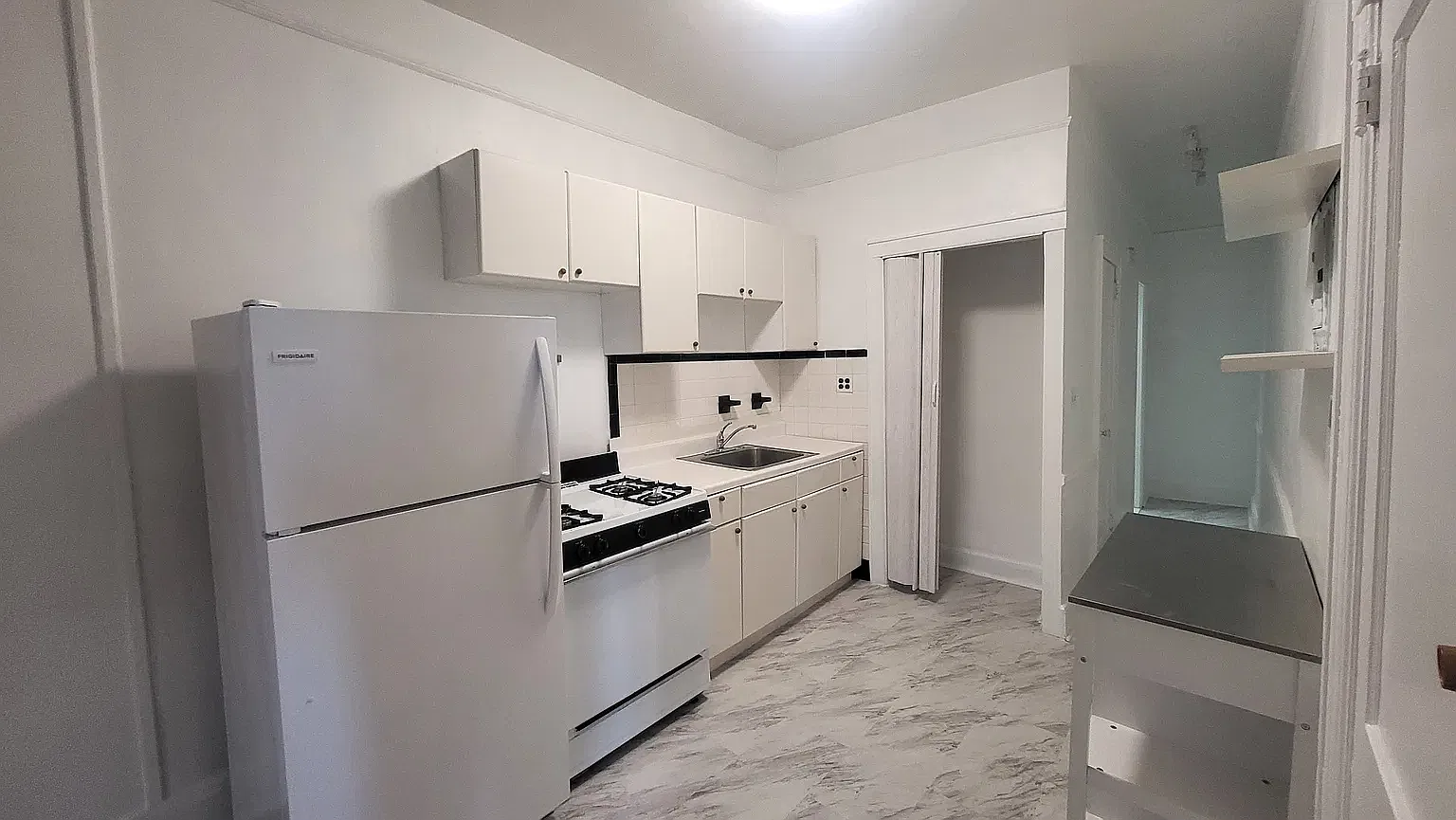 621 Meeker Avenue — Photo 4