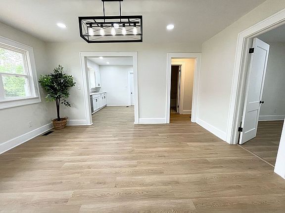 4th image of 523 15th St
