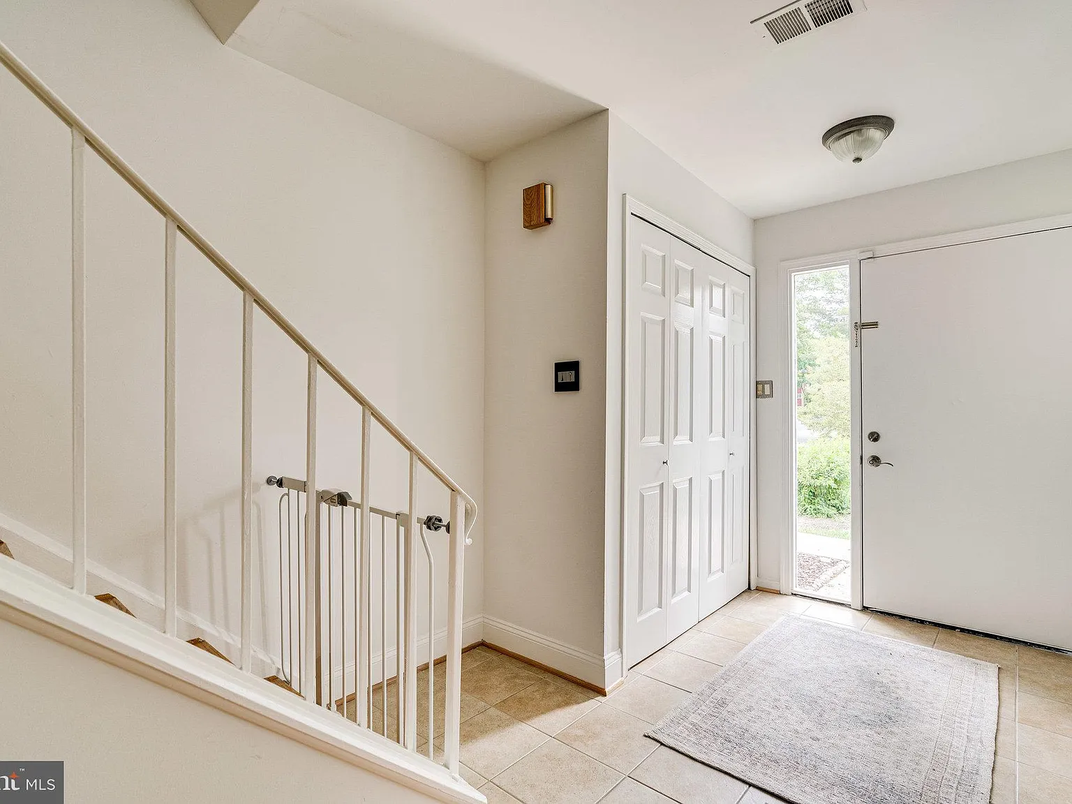 3 bed, 2.5 bath, 1746 sqft, $3,200 — Photo 4