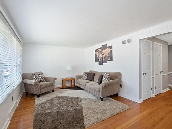 3rd image of 9416 Eucalyptus Dr