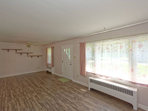 5th image of 6 Seeley Dr
