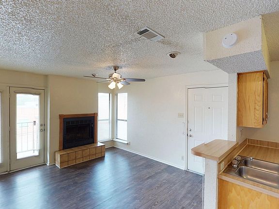 5th image of 1018 W Prairie St APT 3