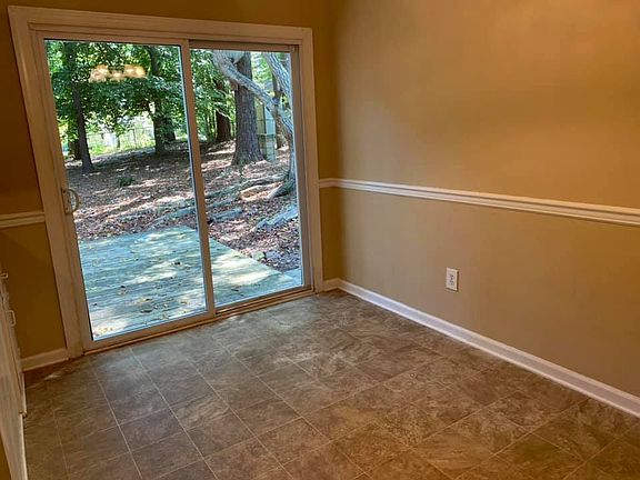 3rd image of 2113 Mariner Cir