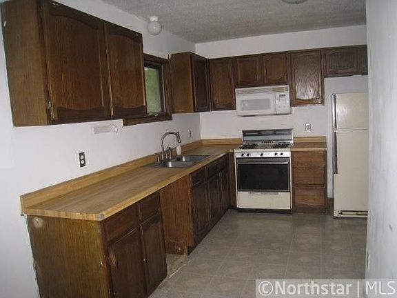 3rd image of 6449 Douglas Dr N