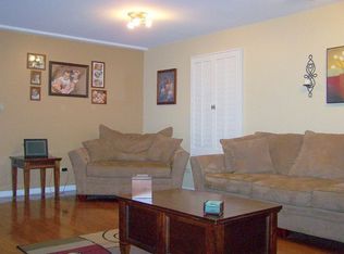 2076 Longwood Ct, Romeoville, IL 60446