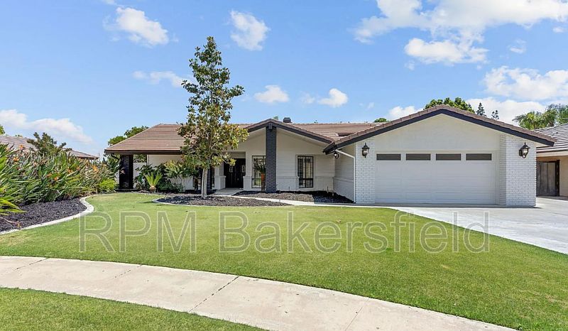 1st image of 7300 Briar Ridge Ct