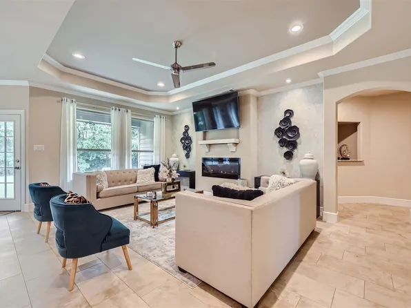 2832 Baskin Dr, Lancaster, TX 75134