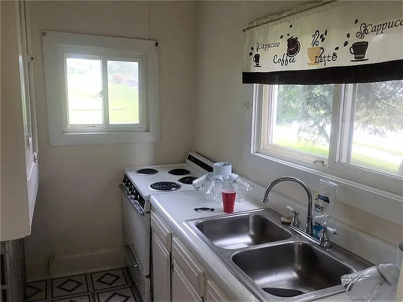 2 bed, 1250 sqft, $950 — Photo 3