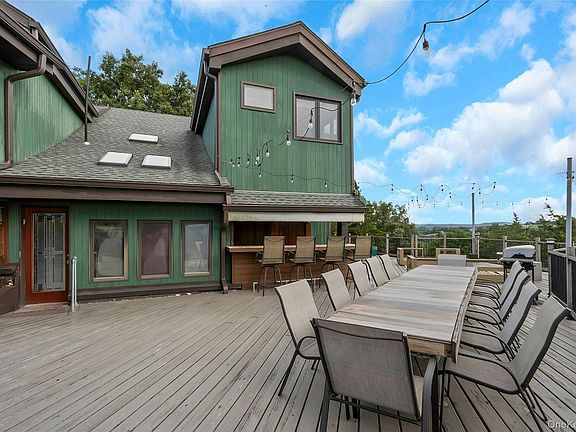 4th image of 69 Cedar Pond Lane