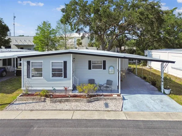 66 Royal Palm Cir, Largo, FL 33778