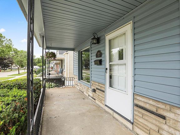 3rd image of 4186 Longtin Ave