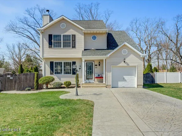 17 Coral Drive, Howell, NJ 07731