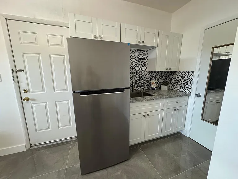 SW 95th Ave — Photo 5