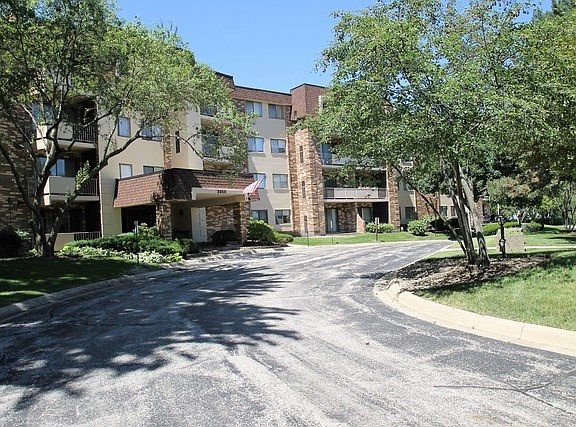2nd image of 3350 Carriage Way Dr #319