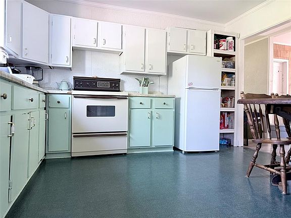 5th image of 13 Aspen Avenue