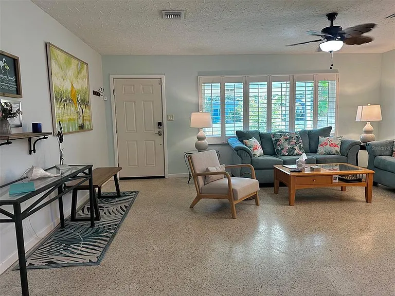 3605 Iroquois Ave — Photo 9