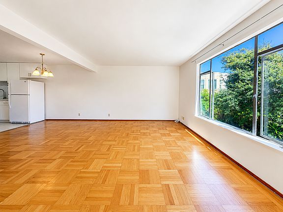 3rd image of 2421 Judah St #2