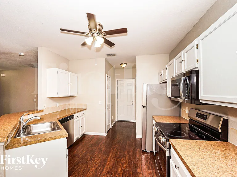 5210 Prime Ter — Photo 8