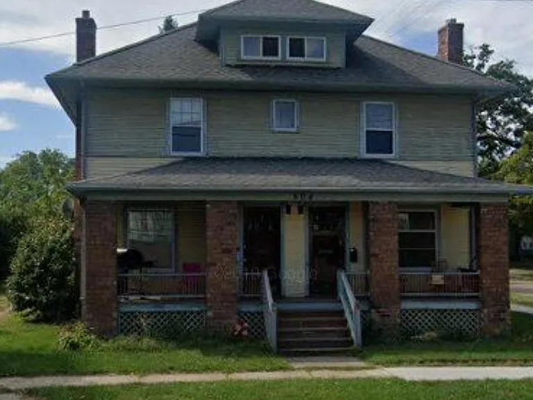 504 S Park St — Photo 1