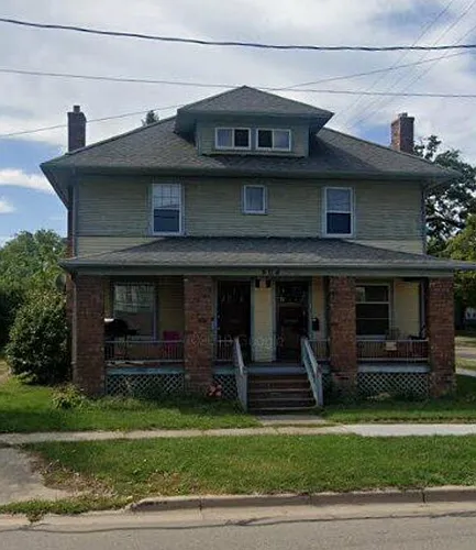 504 S Park St Photo 1