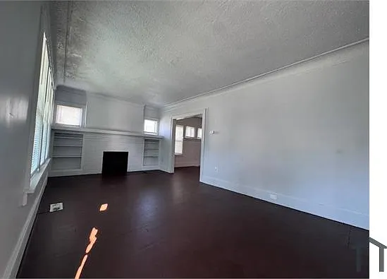 2474 Fullerton St — Photo 2