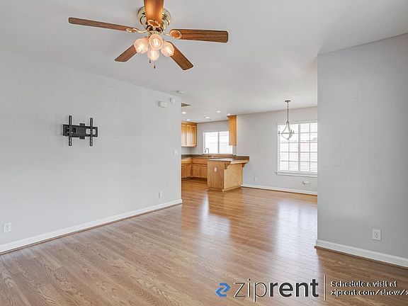 5th image of 2732 D St #1/2