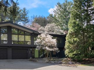 995 Brush Hill Rd, Milton, MA 02186
