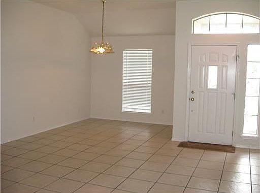 4th image of 3801 Julia Ln