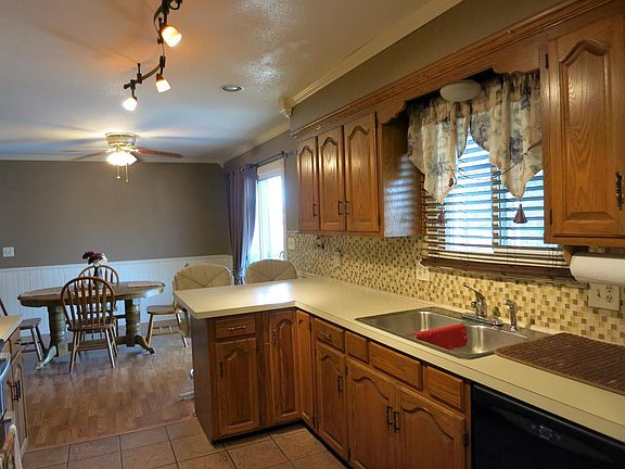 5th image of 1723 Western Plains Dr