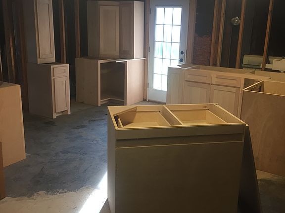 5th image of 7104 Shauna Dr