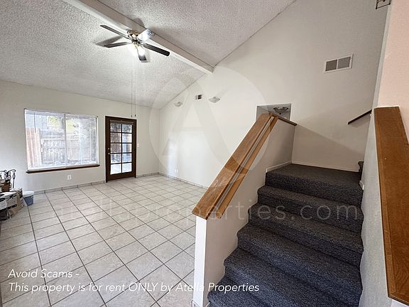 2nd image of 2219 N Oakhurst St