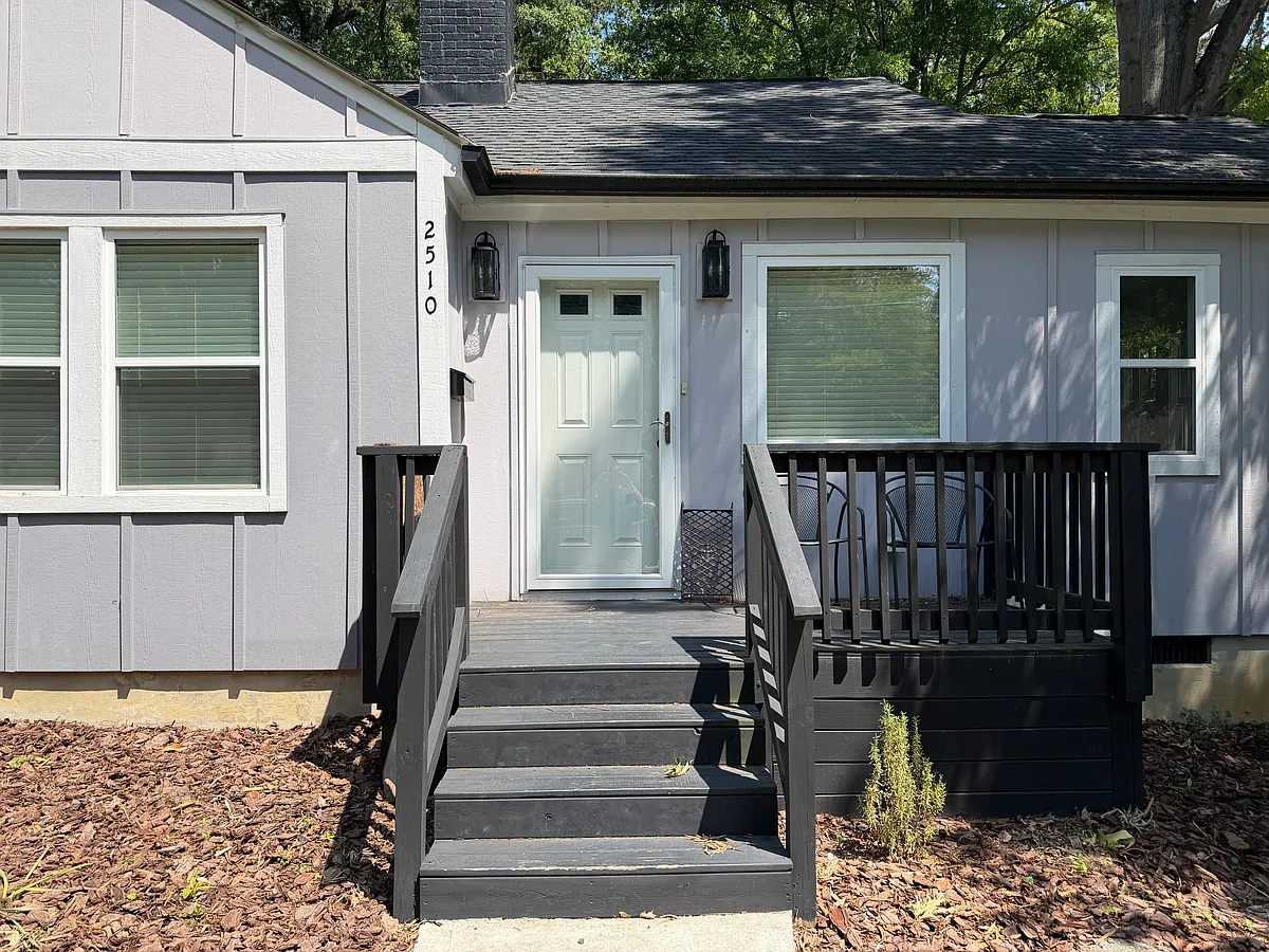 Building Photo - Cascadilla St