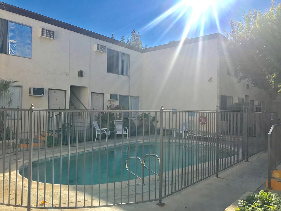 2nd image of 5900 Reseda Blvd #Cc28f8e5d