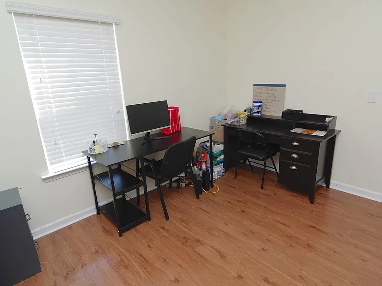 212 Glossy Green Ln — Photo 12