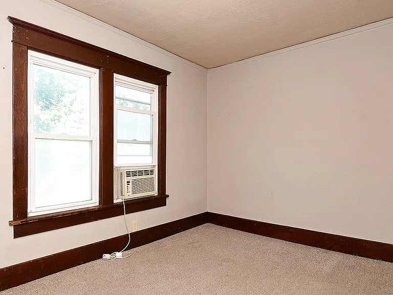 355 Lincoln Ave — Photo 19