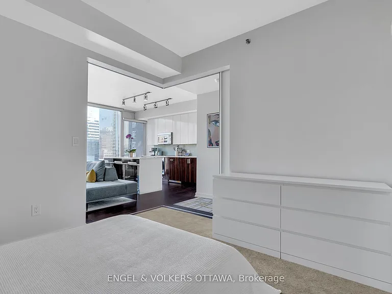 300 Lisgar St #701 — Photo 20